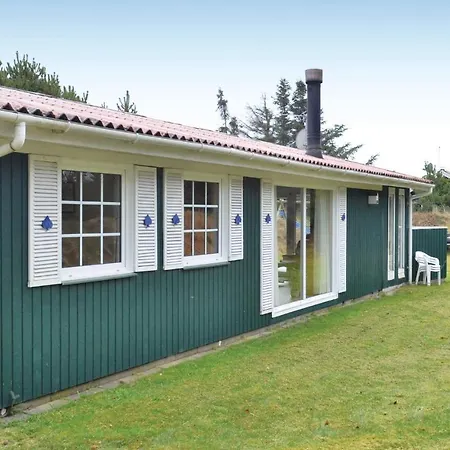 Three-bedroom In Hvide Sande Bjerregard