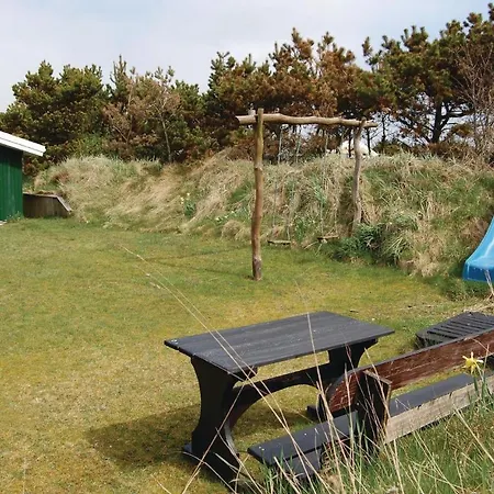 Three-bedroom In Hvide Sande