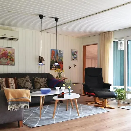 Дом отдыха Three-bedroom In Hvide Sande *