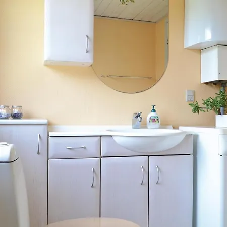 Дом отдыха Three-bedroom In Hvide Sande