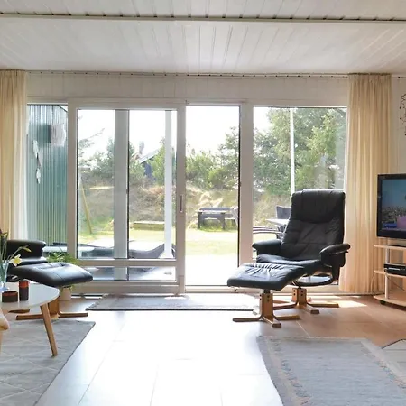 Three-bedroom In Hvide Sande Дом отдыха